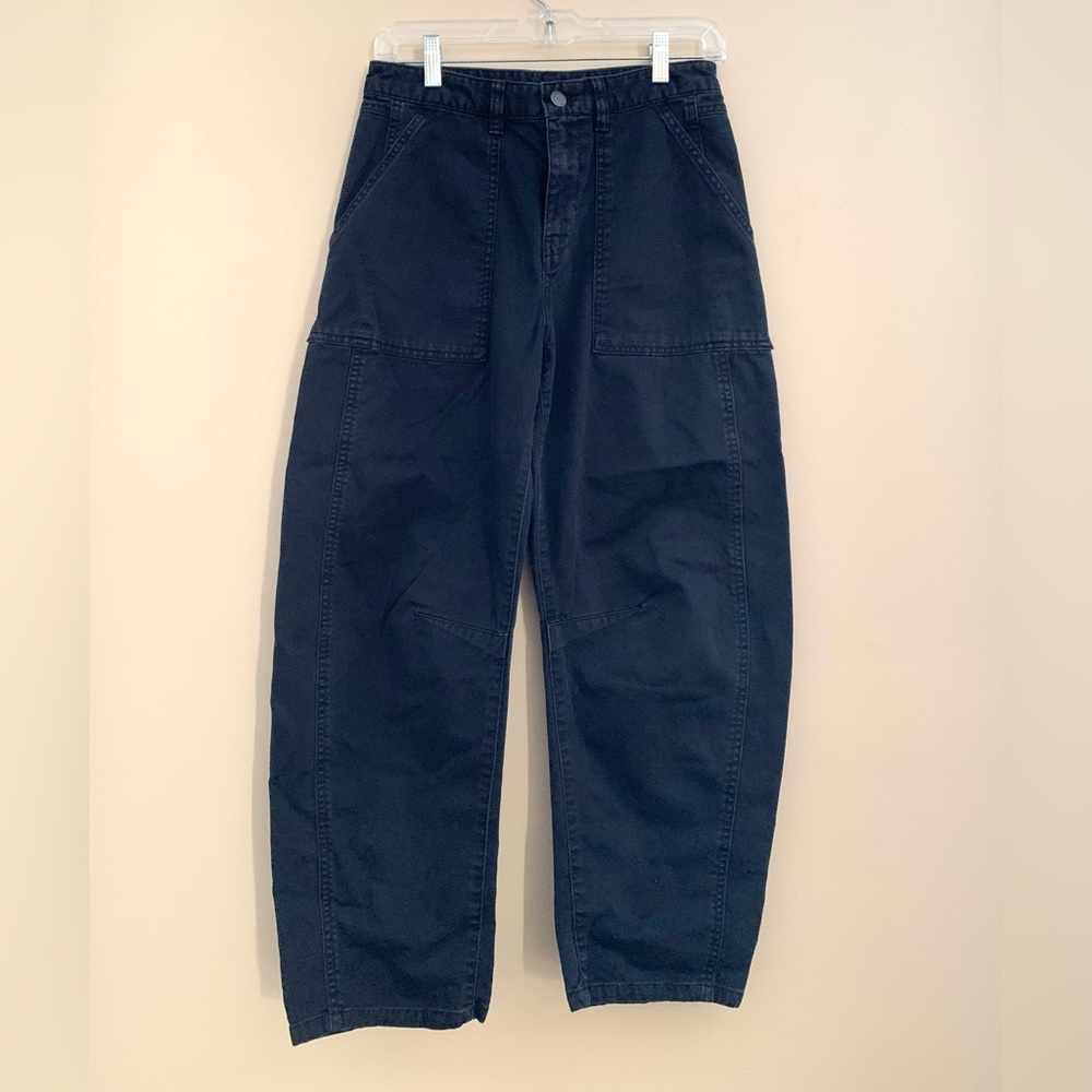 Gap women’s horseshoe black jeans. Size 2